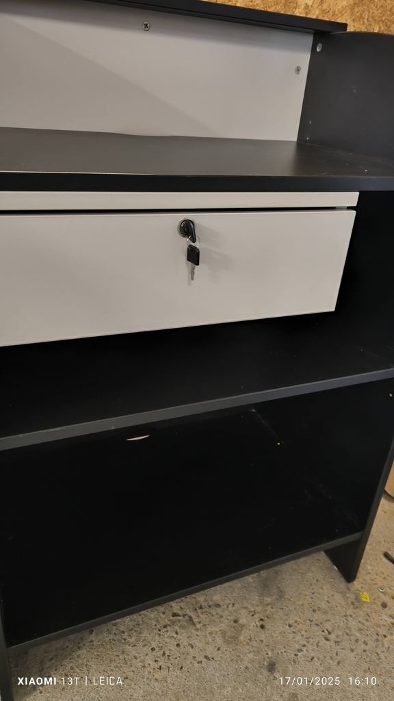 Banque d'accueil avec console sur pied