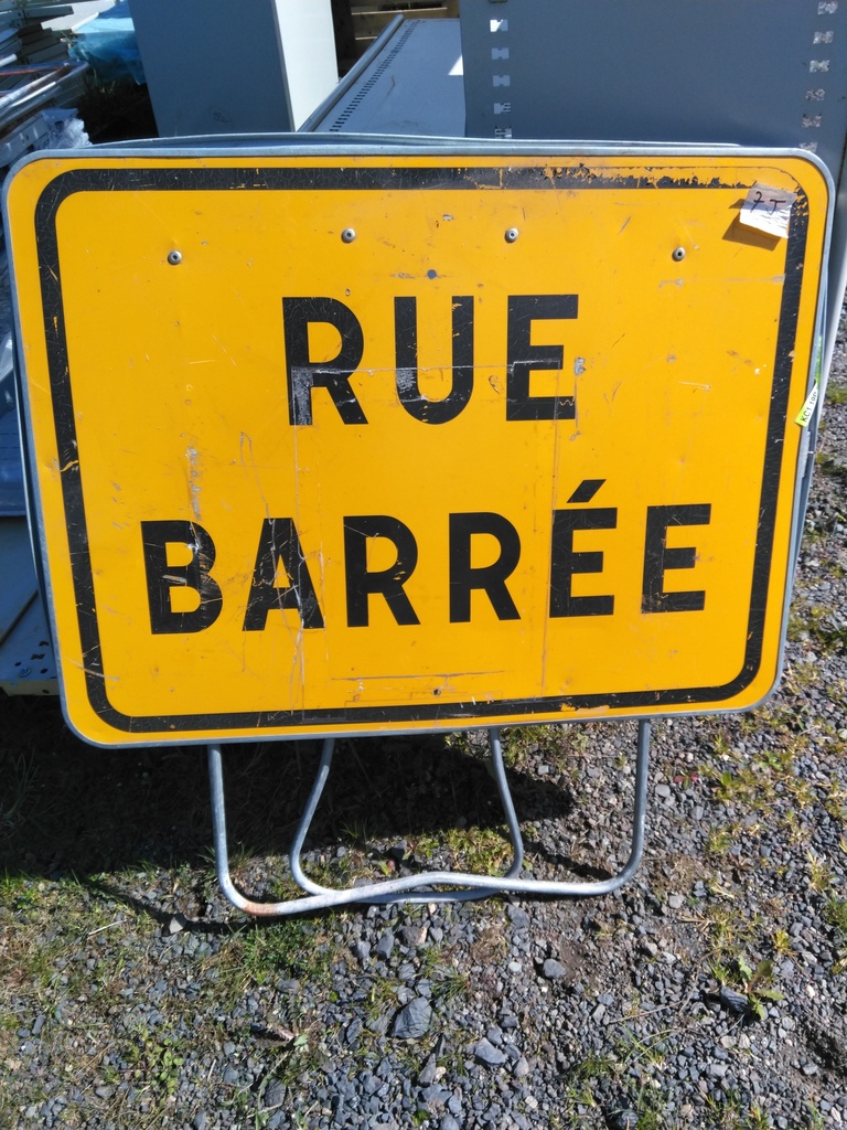 Panneau rue barrée