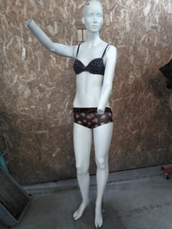 [Z4] Mannequin femme sur pied Pgb